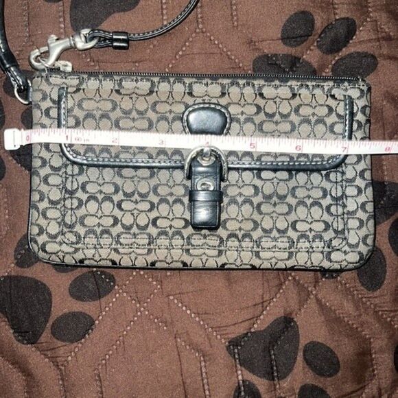 Coach Signature Small Wristlet - Picture 5 of 8